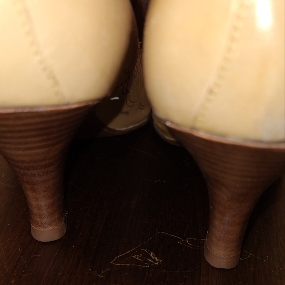 Mustard Yellow Retro Embellished Heel, Size 39 - Picture 2 of 5